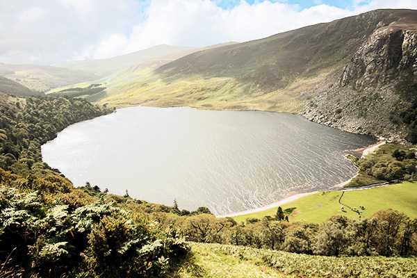 Blick auf den Lough Tay - dem "Guiness See" Irlands