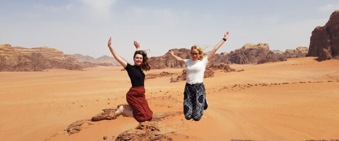 Kristin und Salome im Wadi Rum