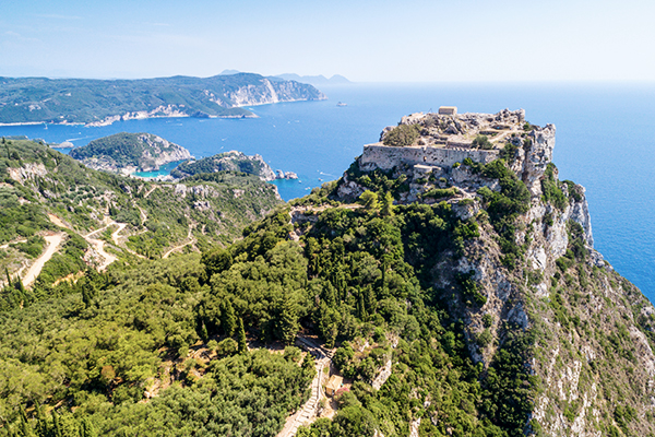 Blick auf die Burg Angelokastro