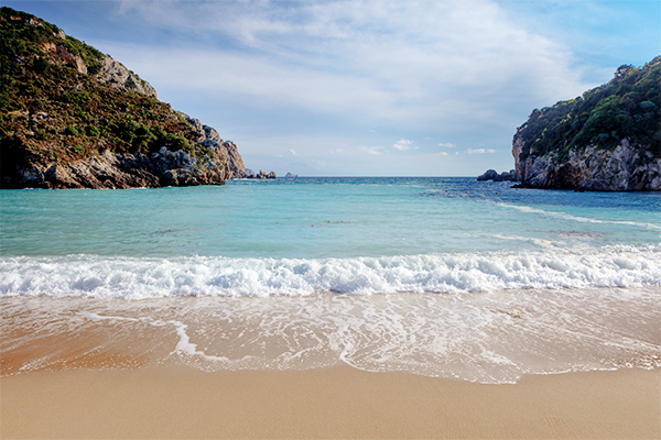 Das Meer am Strand Paleokastritsa