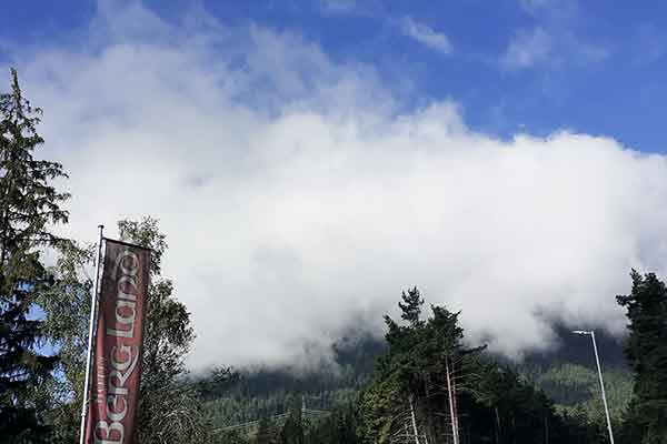 In Wolken gehüllte Landschaft