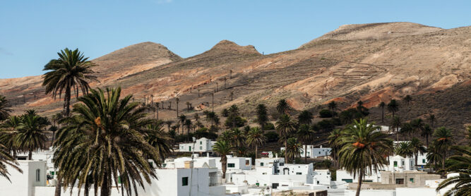 Blick auf die Häuser in Haría, Lanzarote