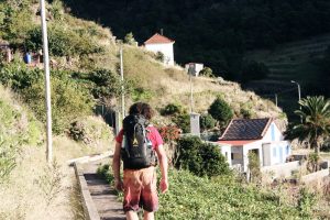 Wanderer am Levada-Weg