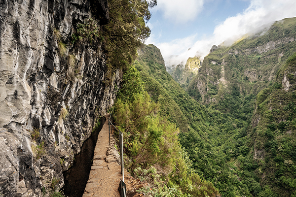 Landschaft bei der Wanderung an der Levada Caldeira Verde