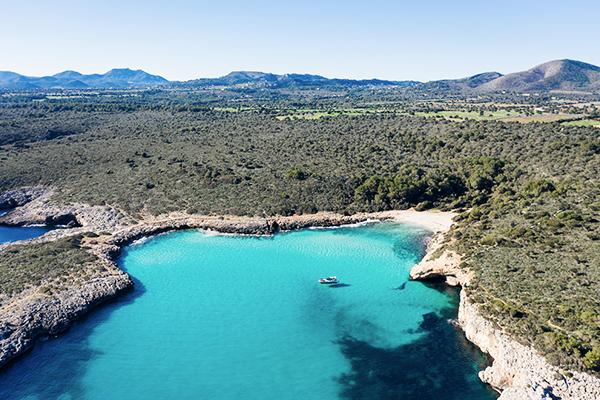 Der Strand Cala Varques auf Mallorca