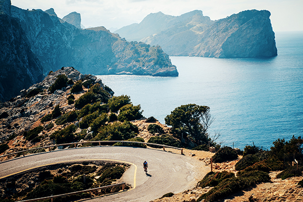 Radfahren auf Mallorca mit Blick auf das Meer