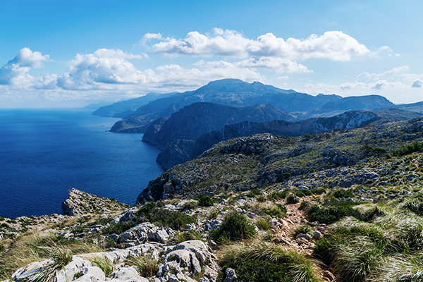 Küste am Tramuntana Gebirge auf Mallorca