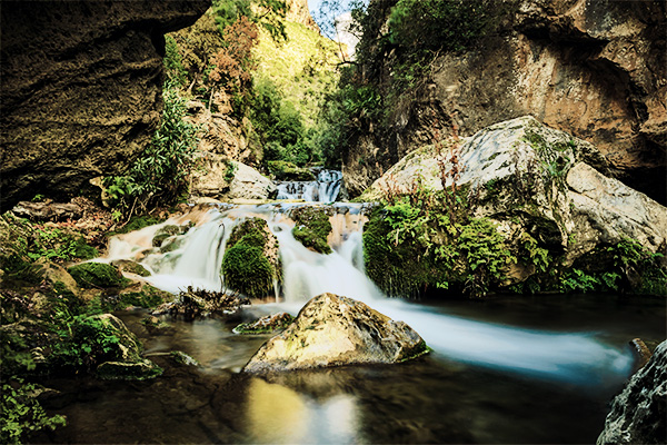 Die Wasserfälle Cascades d’Akchour im Akchour-Tal in Marokko