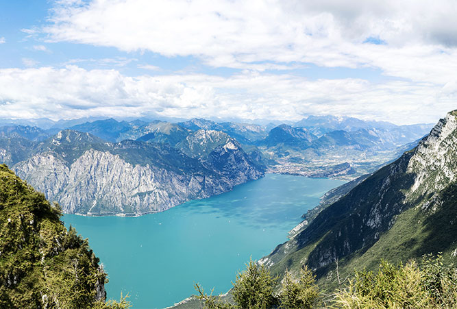 Ausblick vom Monte Baldo auf den Gardasee