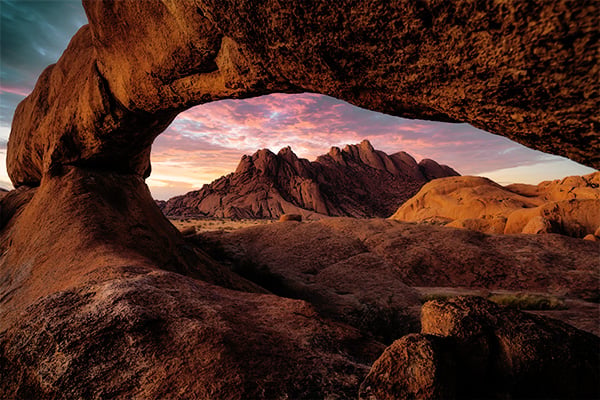 Felsbogen bei Sonnenuntergang in Spitzkoppe,