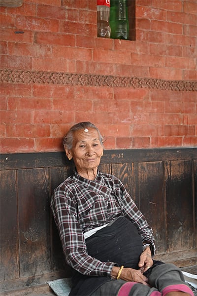 Frau in Bhaktapur