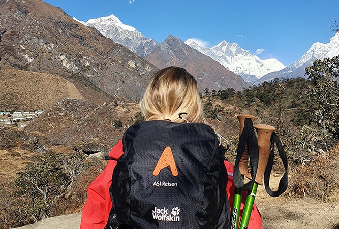 Mittagspause mit Blick auf den Mount Everest - ein einmaliges Erlebnis