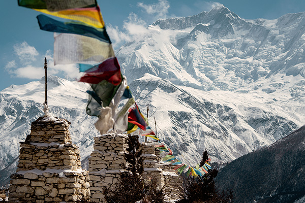 Gebetsfahnen auf dem Annapurna Circuit Trek