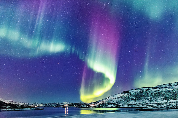 Bunte Nordlichter in Norwegen