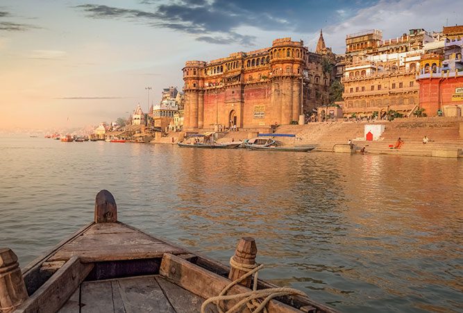 phaenomene-totenrituale-hinduismus-fluss-ganges-stadt-varanasi-beitragsbild