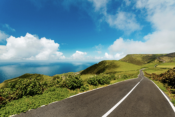 Lange Straße auf der Flores Insel, Azoren