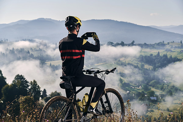 Radfahrer mit Ausblick