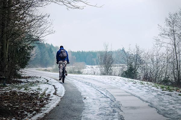 Radfahrer im Winter