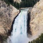 Wasserfall im Yellowstone Nationalpark. © Riley McNeal