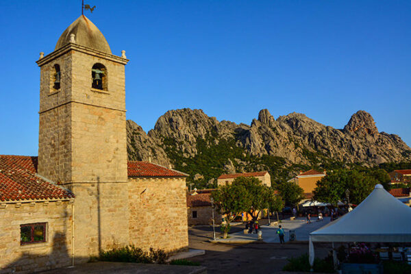 Kirche von San Pantaleo, Sardinien