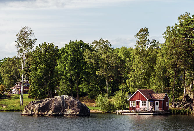 Ferienhütte am See bei Stockholm