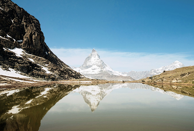 See mit Matterhorn im Hintergrund