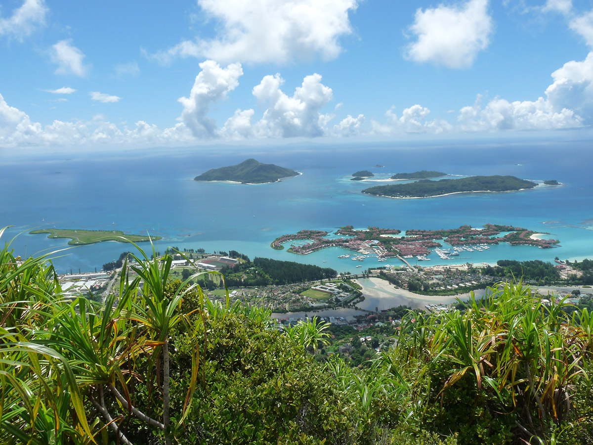 Blick auf Victoria - die Hauptstadt der Seychellen