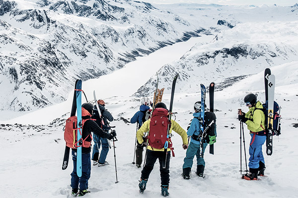 Skitourengruppe auf der Haute Route, Norwegen