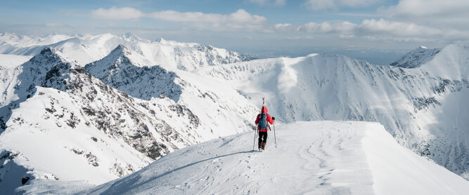 Skitourengeher bei einer Transalp Skitour