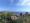 blaues meer mit berg am horizont