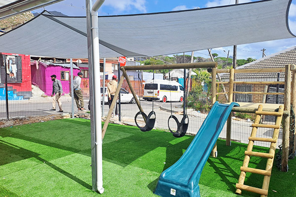 Spielplatz der Siyakhula Daycare von Mama Sindi in Südafrika