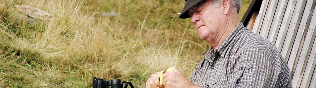 Leo Schöpf beim Kartoffelschälen