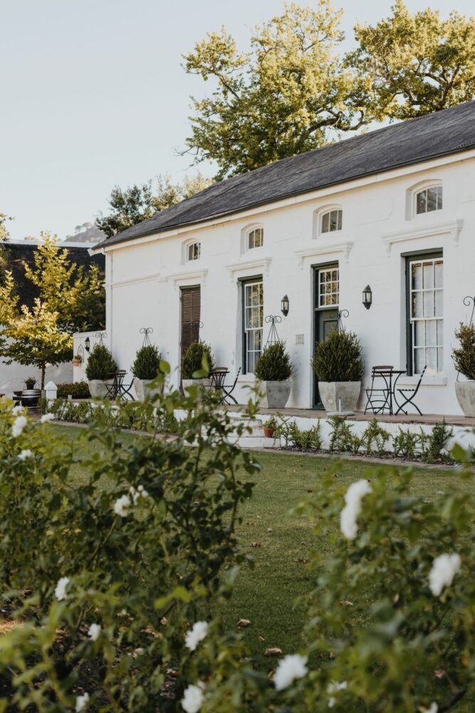 Außenansicht vom Hotel Under Oaks