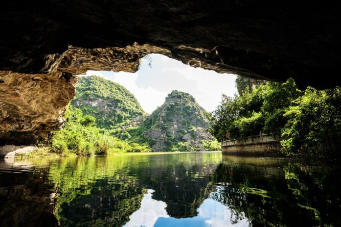 Höhle in Tam Coc, Ninh Binh, Vietnam.