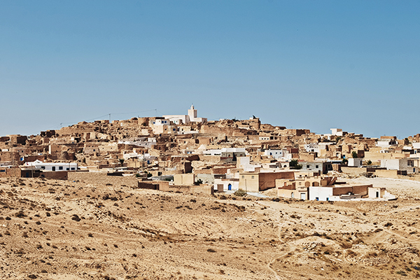 Eine Stadt in der Wüste Tunesiens