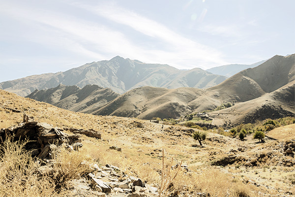 karge Berglandschaft nahe Sentob in Usbekistan