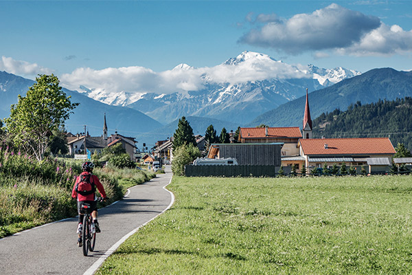 Blick auf den Ortler auf der Via Claudia Augusta