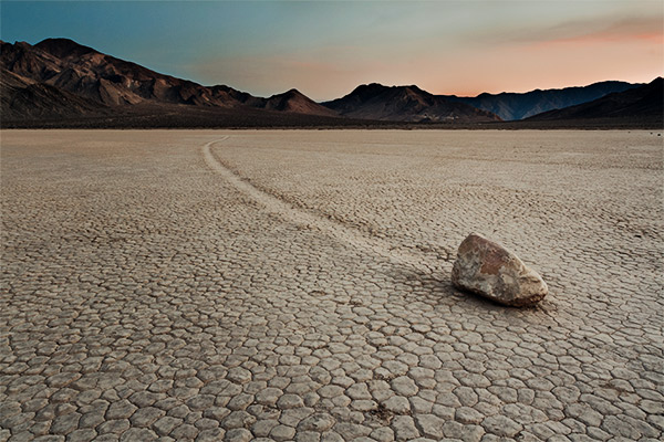 Stein zieht Spuren, Death Valley USA