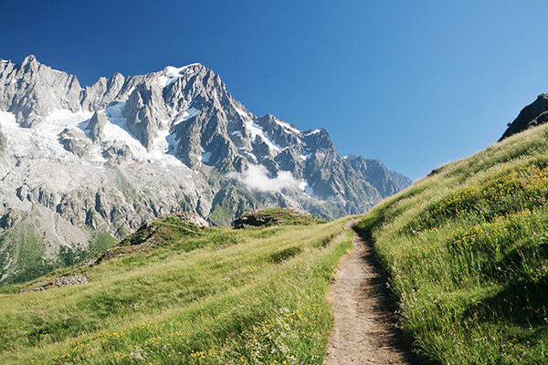 Gut ausgetretener Wanderpfad in Südtirol