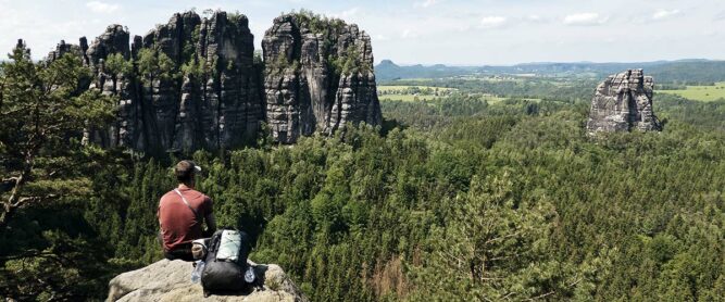 Wanderer in der Sächsischen Schweiz in Deutschland