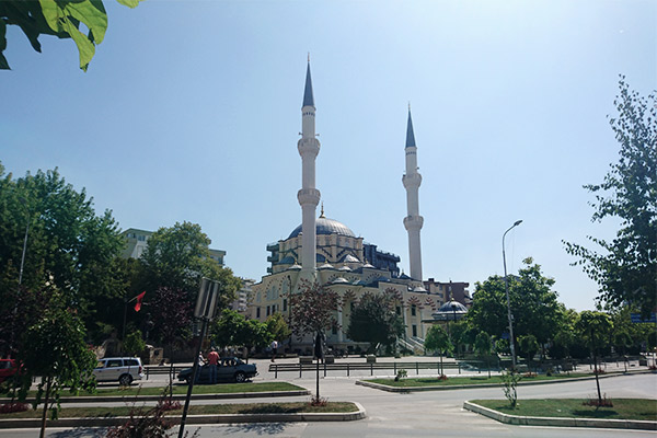 Moschee Mitrovica, Kosovo